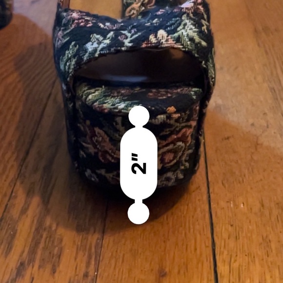 Jeffrey Campbell Vintage Floral Tapestry Platform Size 9.5 Shoes EUC - Picture 4 of 16